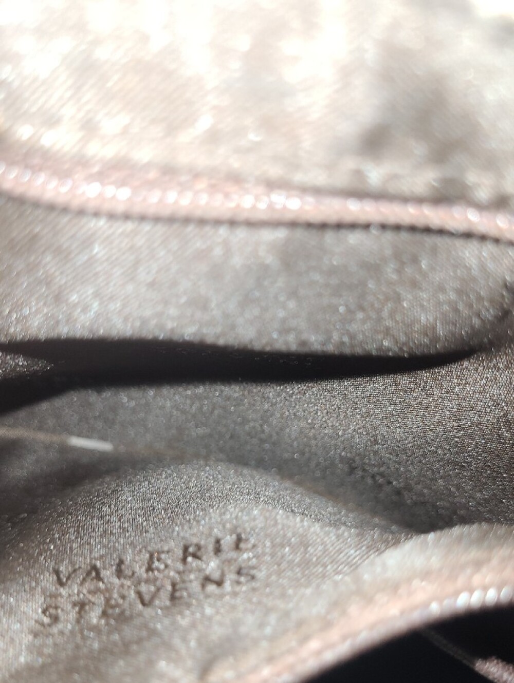 Valerie Stevens Brown 100% Leather Crossbody Bag with Gold Hardware - Picture 13 of 13